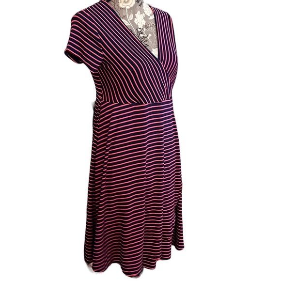 🛍️# 958 NWT Motherhood Maternity Faux Wrap Dress Striped - Picture 2 of 9